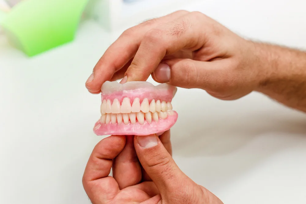 Prótese protocolo: Como funciona? Quanto custa? 2 protese protocolo dentista