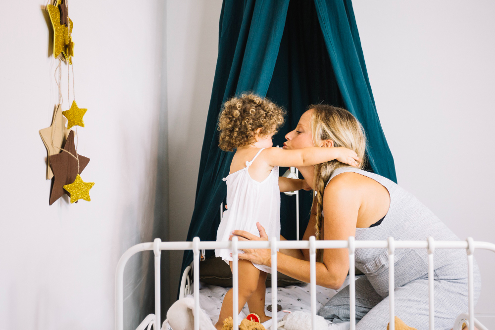 Como decorar quarto de bebê pequeno? 4 mini berco